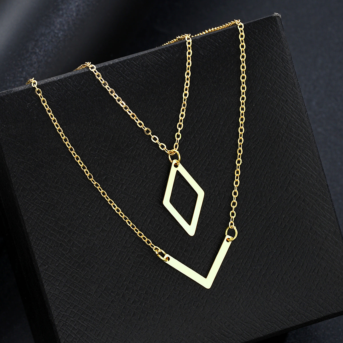 Geometric V-Rhombus Necklace Set
