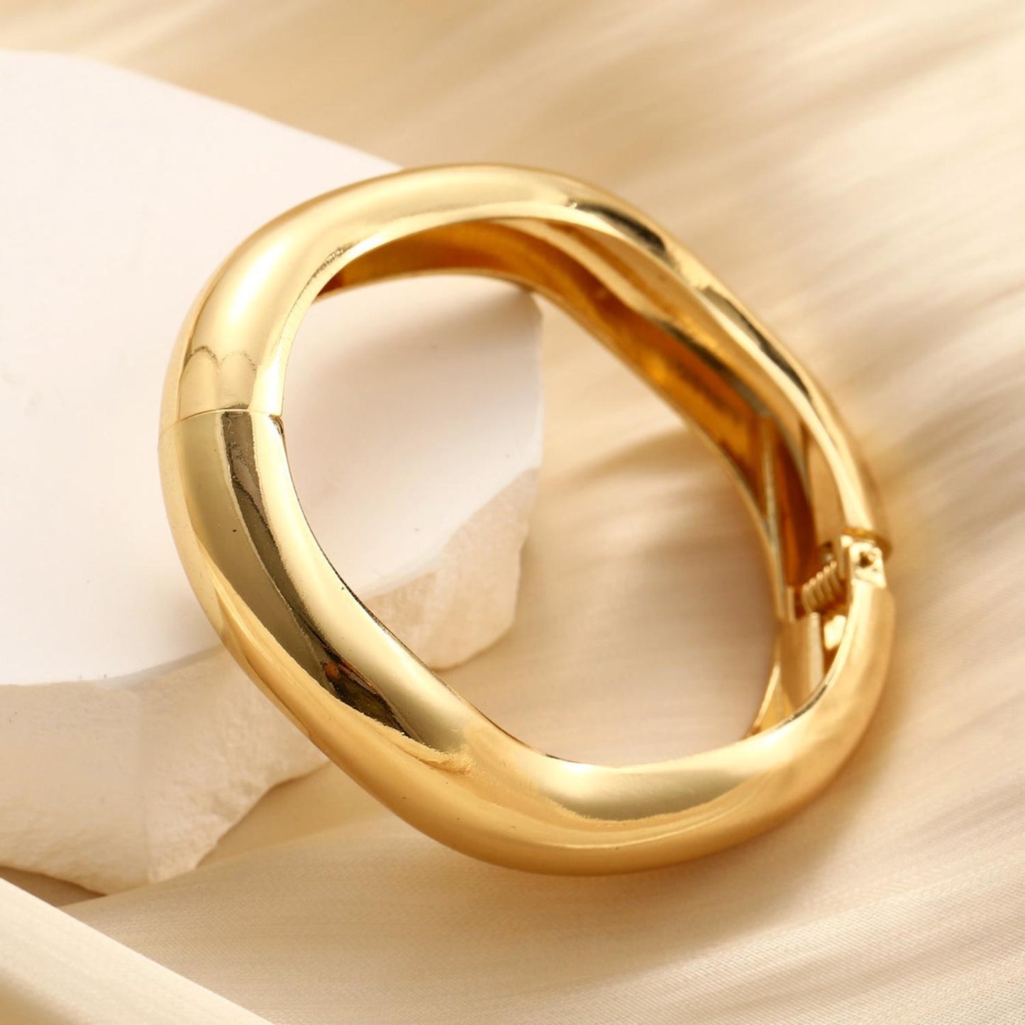 Curved Wave Geometric Bracelet