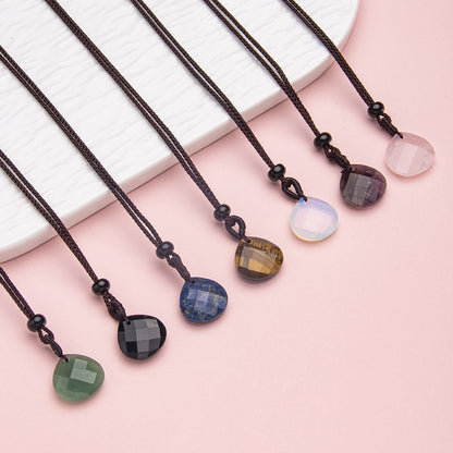 Pingente ajustável em forma de triângulo facetado de cristal 