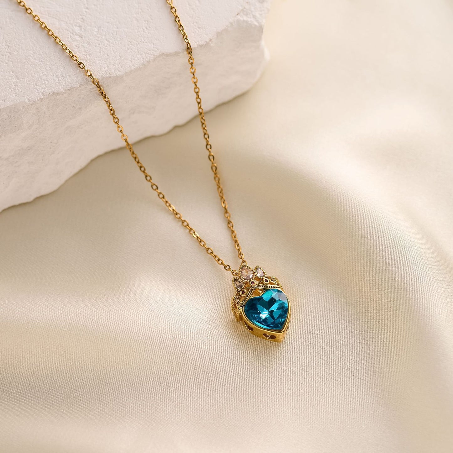 Blue Planet Necklace Woman