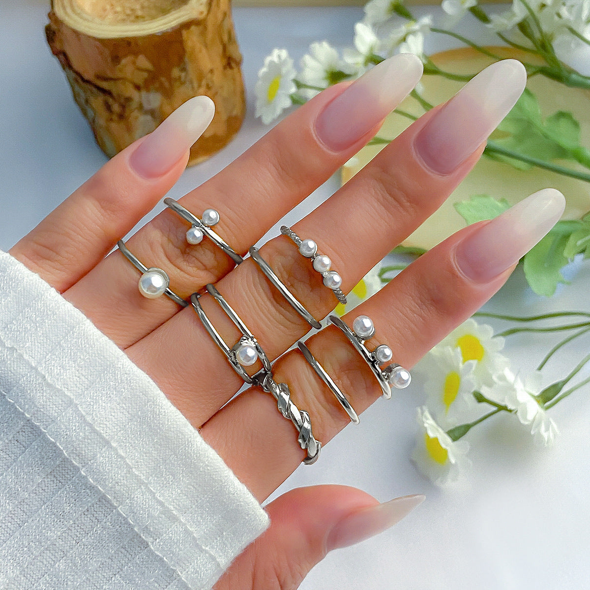 Flower imitation pearl ring