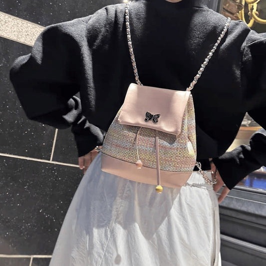 Mochila pequeña tejida estilo Chanel 