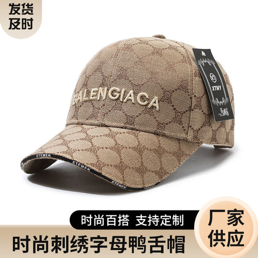 Gorra de béisbol de ala ancha con letras bordadas y diseño adelgazante 