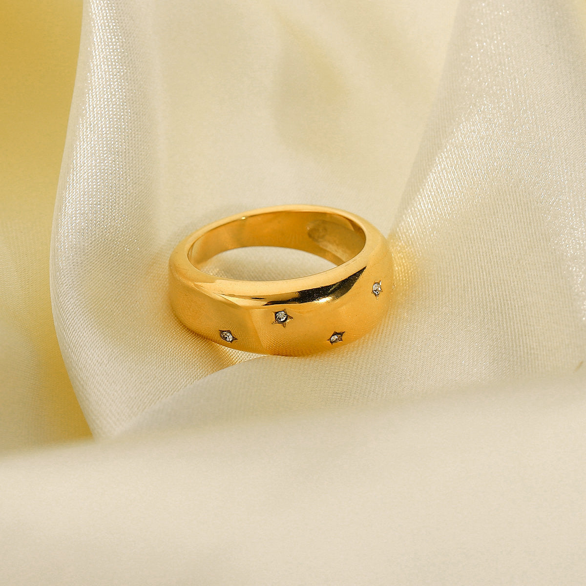Starry sky inlaid zircon ring