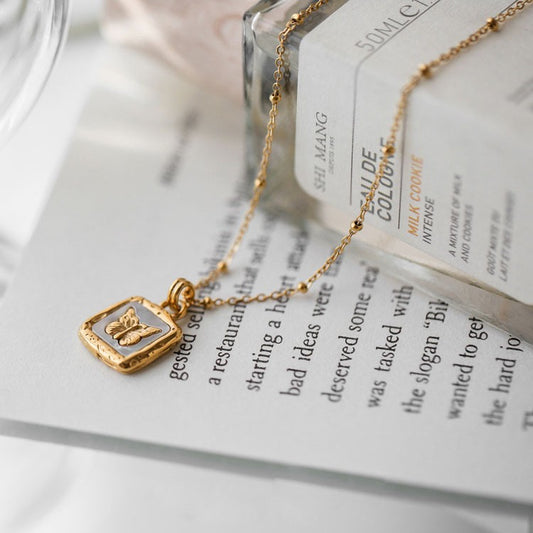 French Retro Shell Butterfly Collarbone Necklace