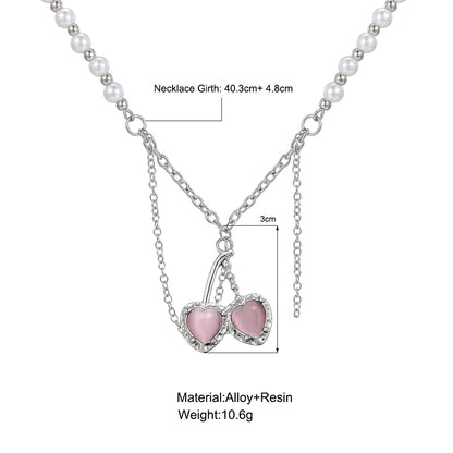 Pequeño collar de perlas y cadena de cerezas 