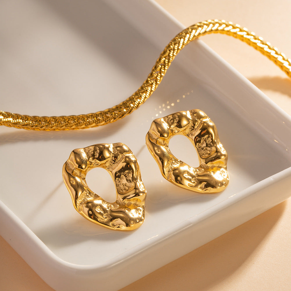 Hammer pattern irregular earrings