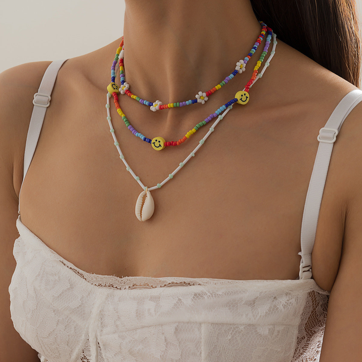 Rice bead woven small daisy wind necklace contrasting colors