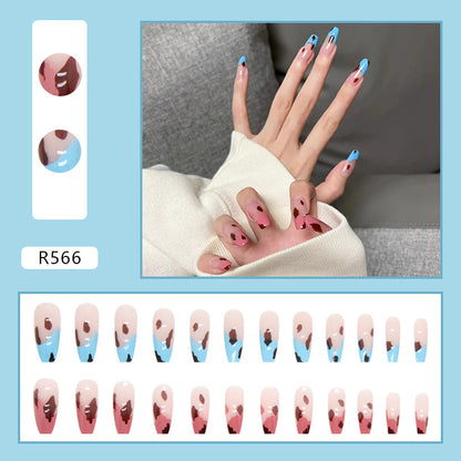 Uñas de color azul hielo puro 