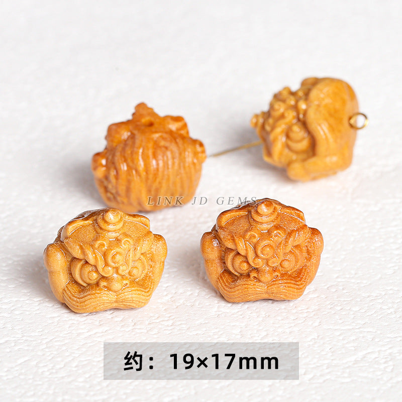 Barbie sandalwood carving lion head cat claw lotus pod accessories