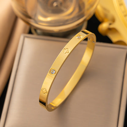 Pulseira elegante de aço inoxidável com fivela de diamante, pulseira de trevo simples para mulheres 