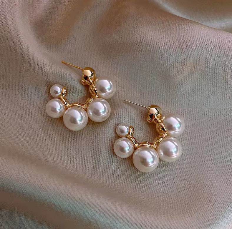 Vintage C-shaped large pearl stud earrings