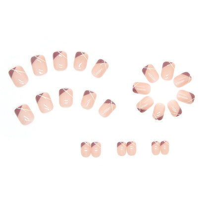 Uñas francesas con triángulos morados 
