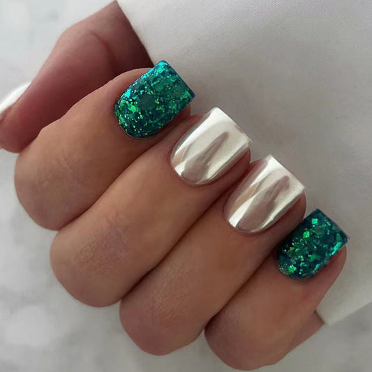 Uñas postizas cuadradas cortas con purpurina Aurora en color verde oscuro 