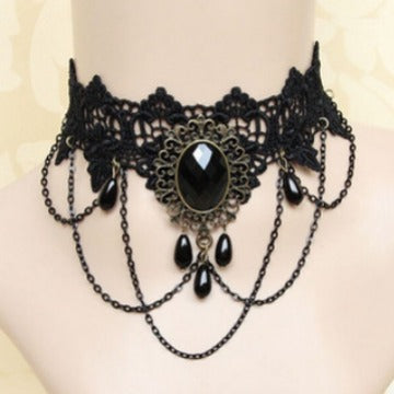 Explosive lace necklace