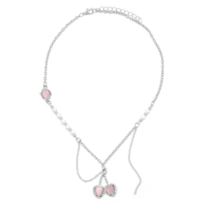 Pequeño collar de perlas y cadena de cerezas 