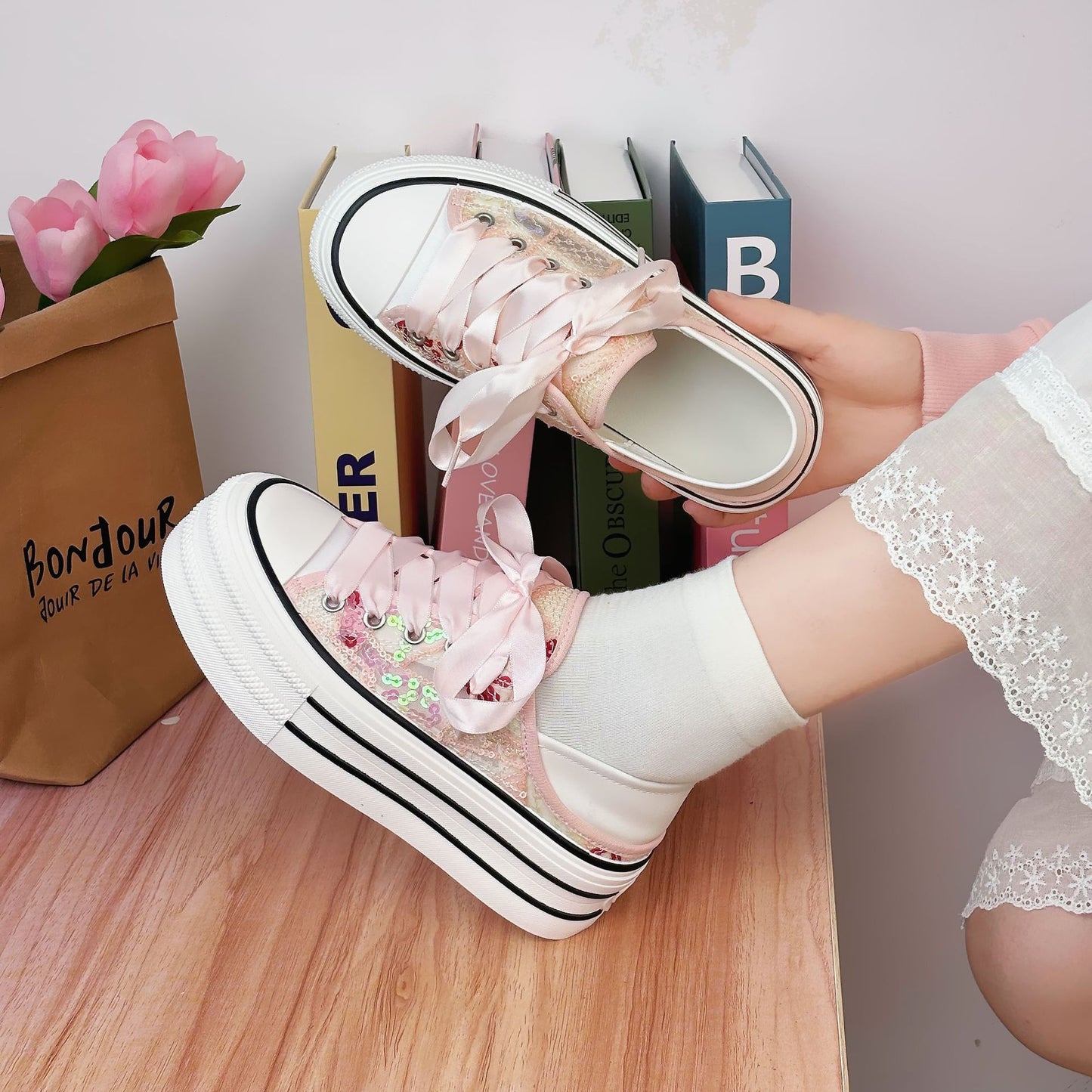 Summer women's flat shiny white shoes