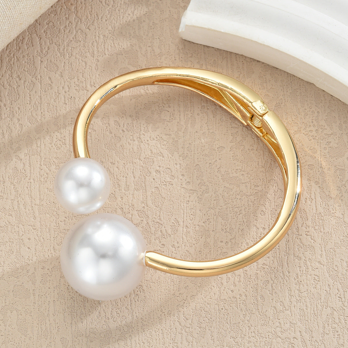 Imitation Pearl Opening Bracelet