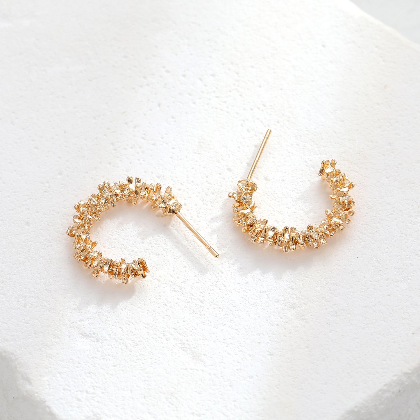 Pendientes de aro personalizados con la letra C 