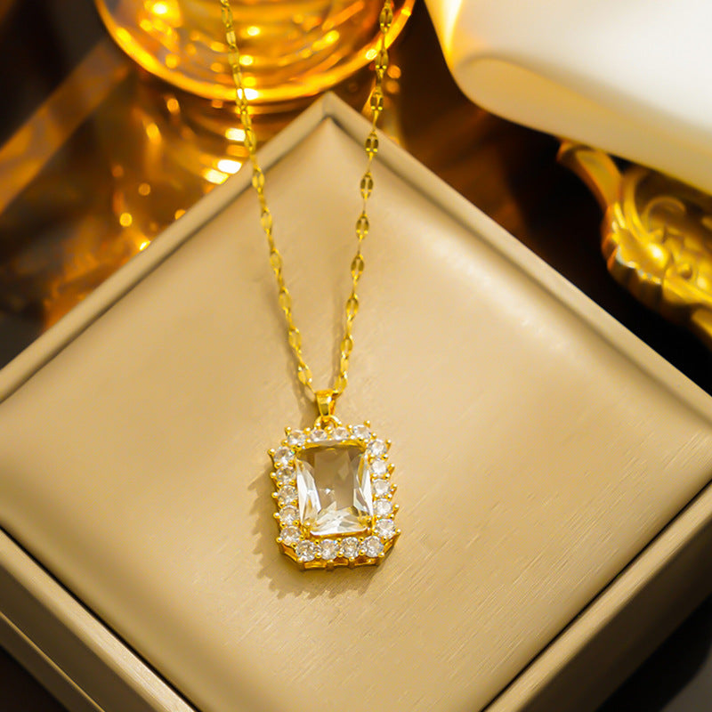 Elegante colar de gemas verdes douradas microincrustadas para mulheres 