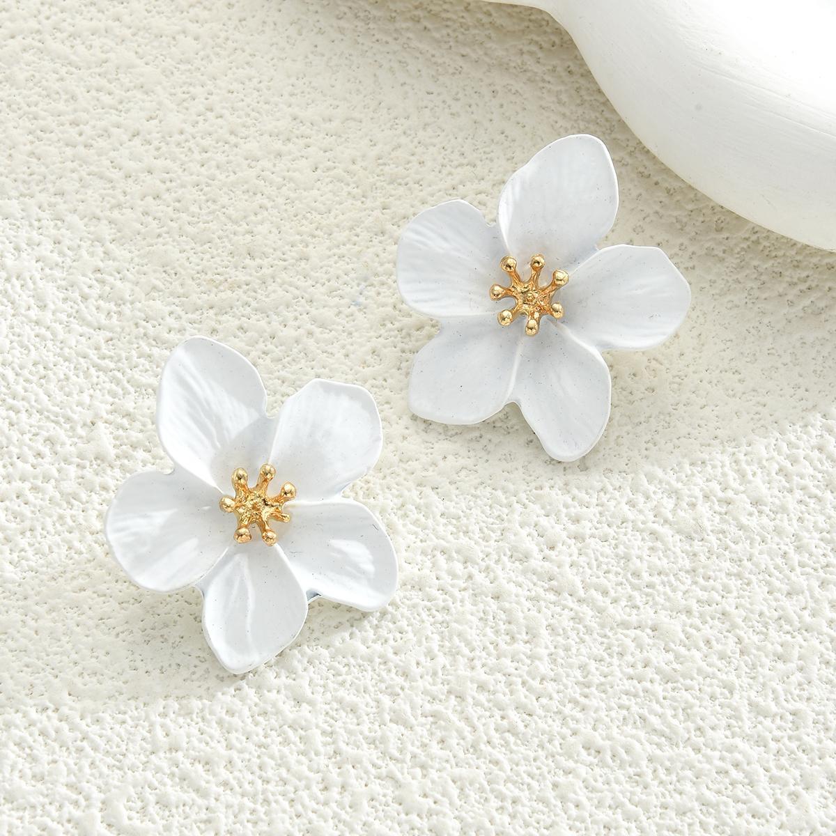 White Double-Layer Flower Stud Earrings