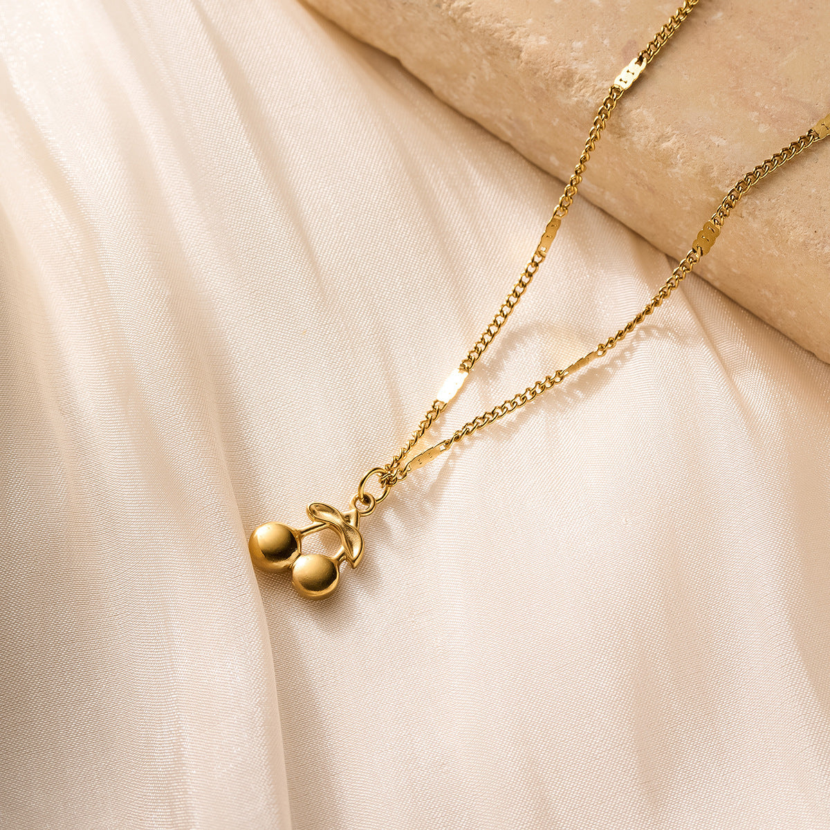 18K Gold Cherry Collarbone Necklace