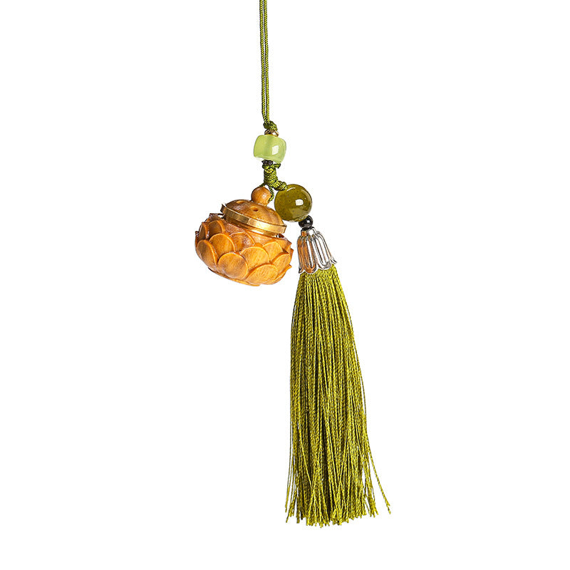 Green sandalwood sachet diffuser pendant