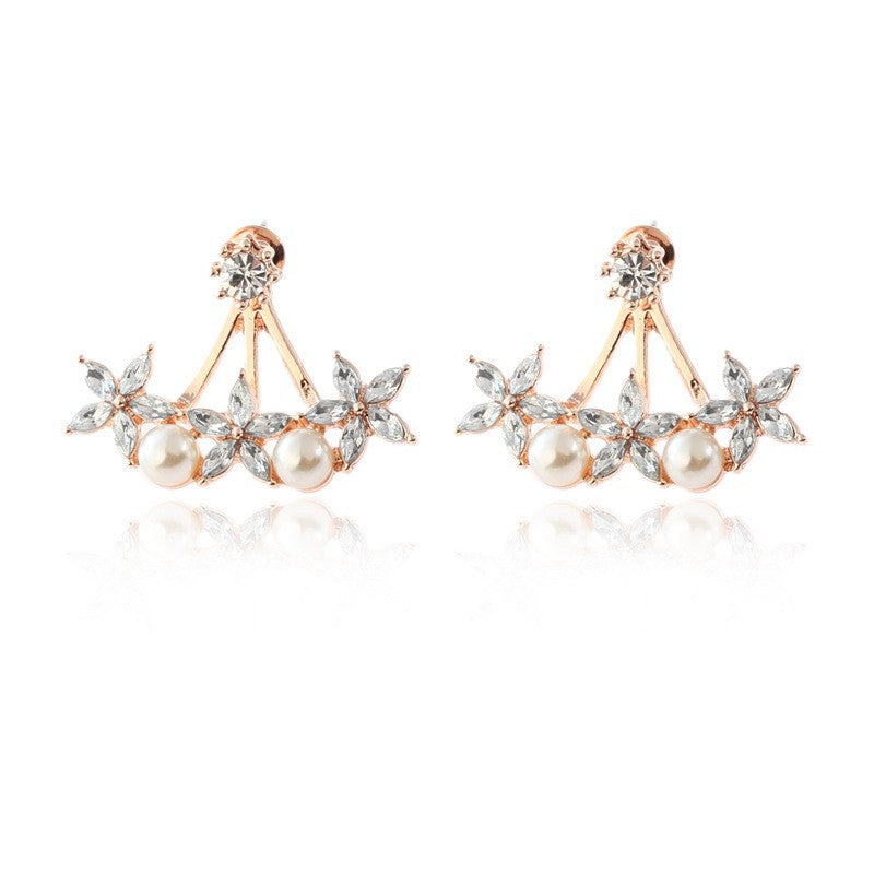Pendientes de perla de ojo de caballo con pétalos de ciruela y diamantes 