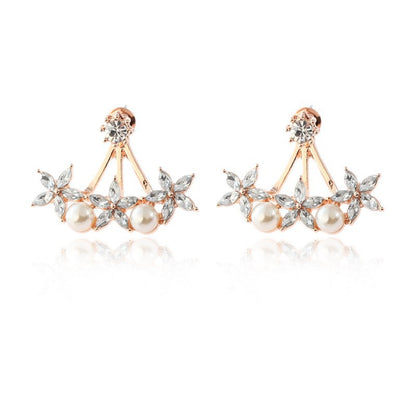 Pendientes de perla de ojo de caballo con pétalos de ciruela y diamantes 