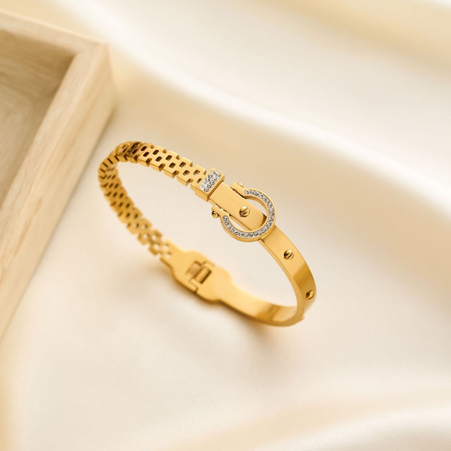 Women's Titanium Steel Horseshoe Bracelet — 18K Gold-Plated, Diamond-Studded