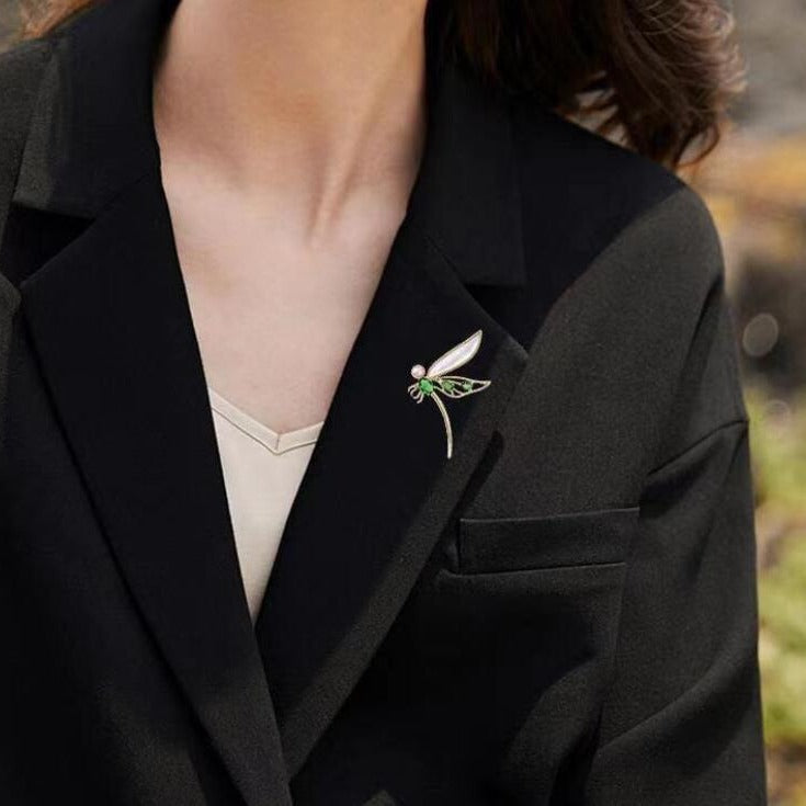 fashion Insect-shaped brooches are versatile