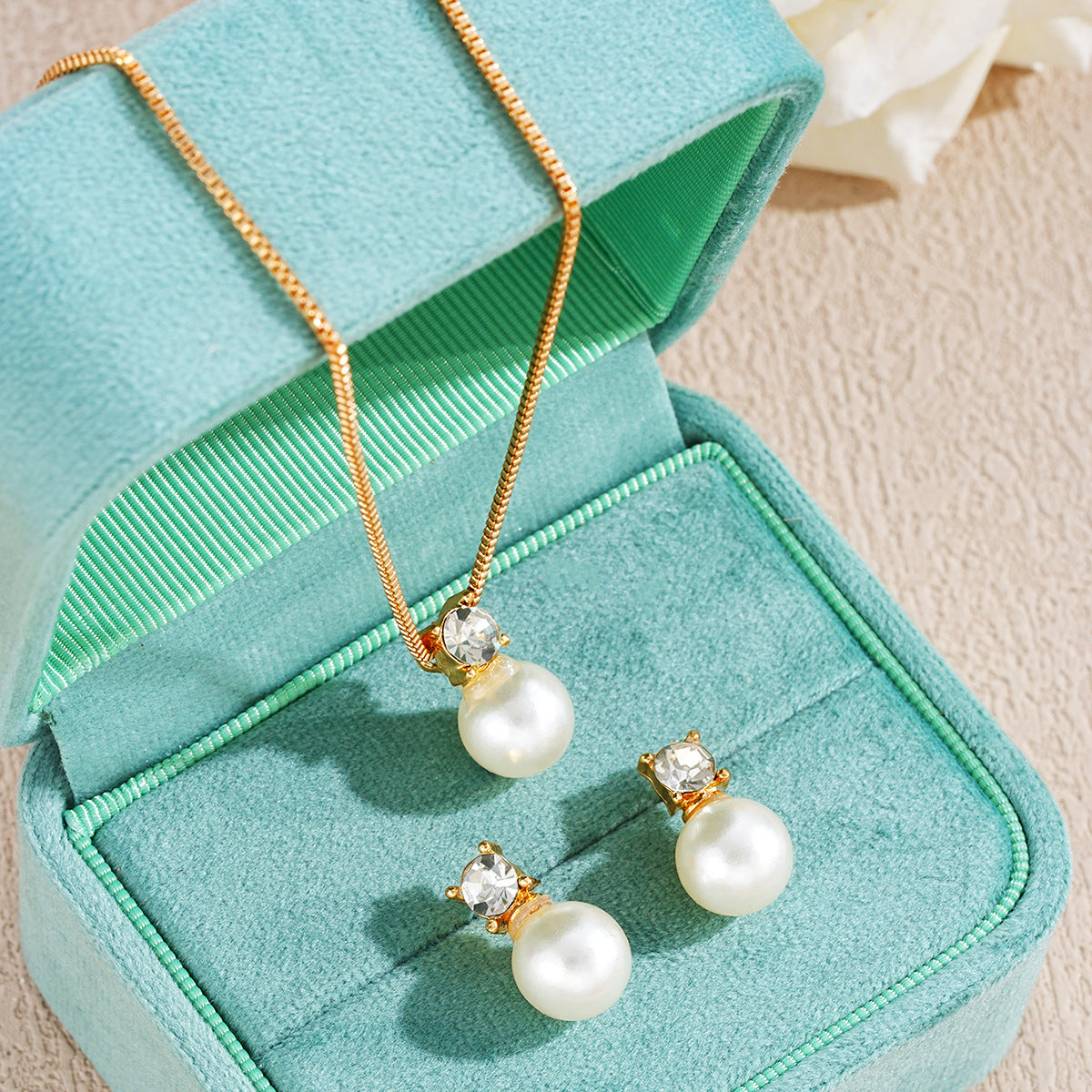 Zircon Pearl Necklace & Earring Set