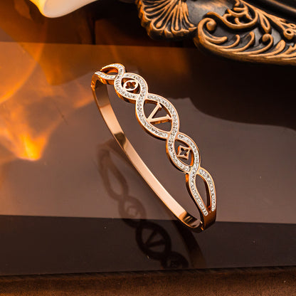 Elegant Clover V Titanium Bracelet