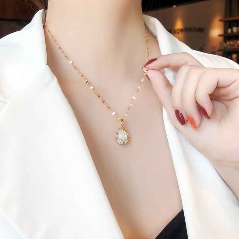 Light-Luxury Titanium Steel Tulip Collarbone Necklace