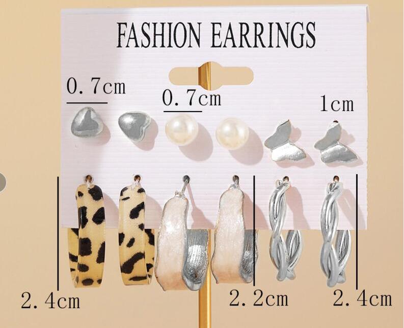 Pearl & Gold Earring Set