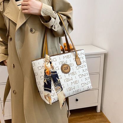 Elegant messenger bag