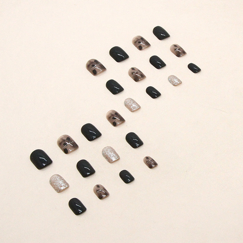 Uñas con purpurina negra ombré 