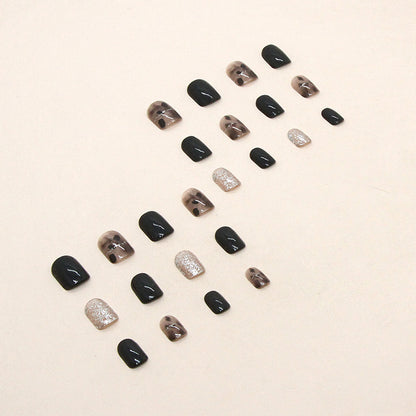 Uñas con purpurina negra ombré 