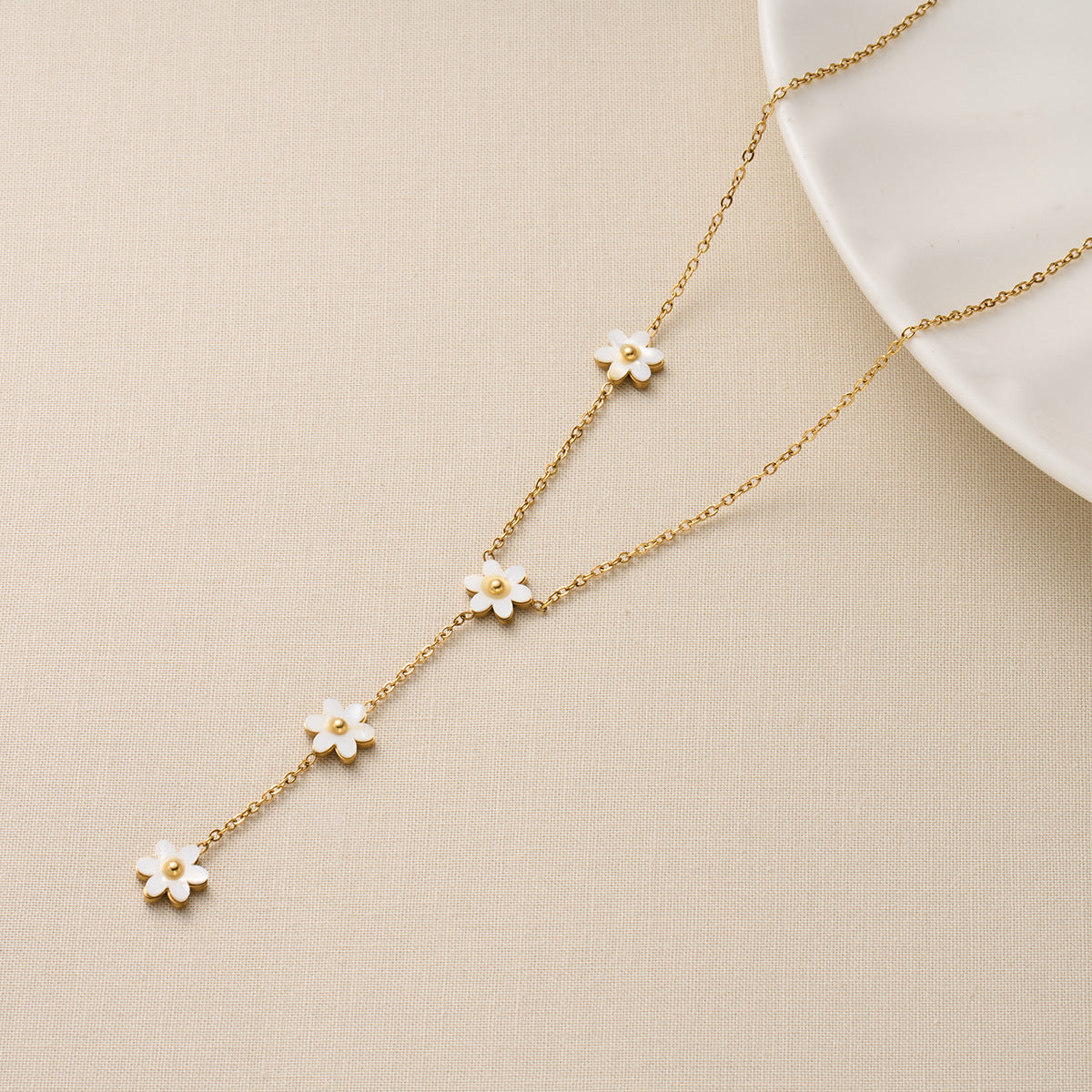 White Shell Flower Necklace