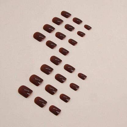 Uñas postizas de color marrón rojizo para usar en otoño/invierno 