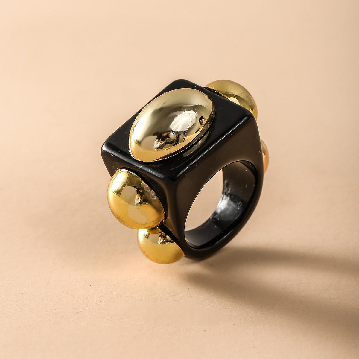 Anillo de resina para hombre y mujer. 