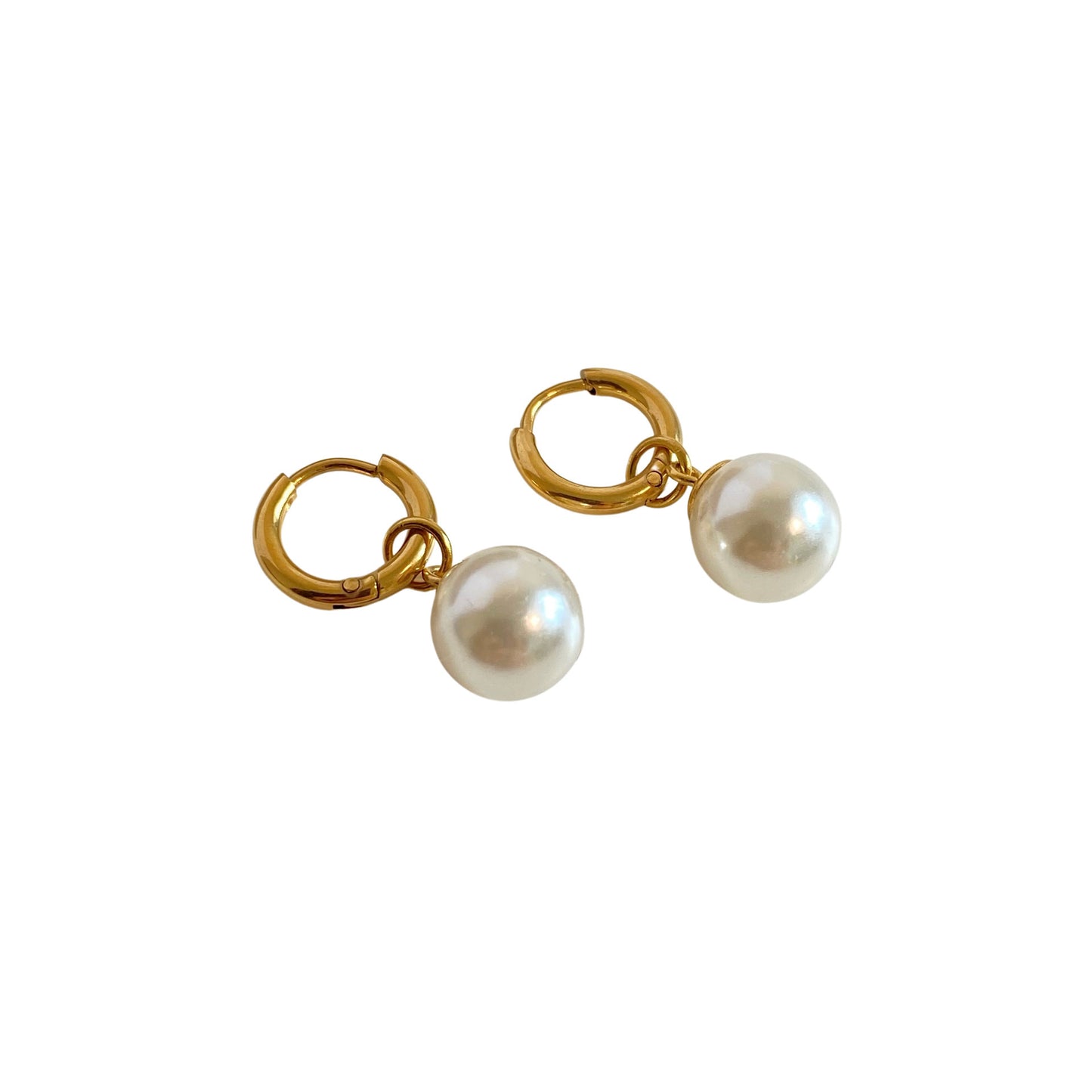 French Retro Pearl Pendant Earrings — 18K Gold-Plated Titanium Steel