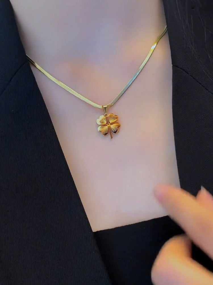 Women's Titanium Steel Four-Leaf Clover Snake Chain Necklace (Short)