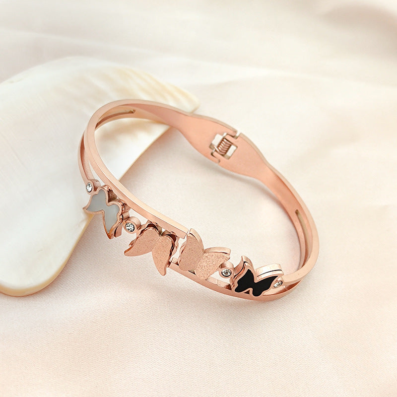 Bracelet butterfly opening