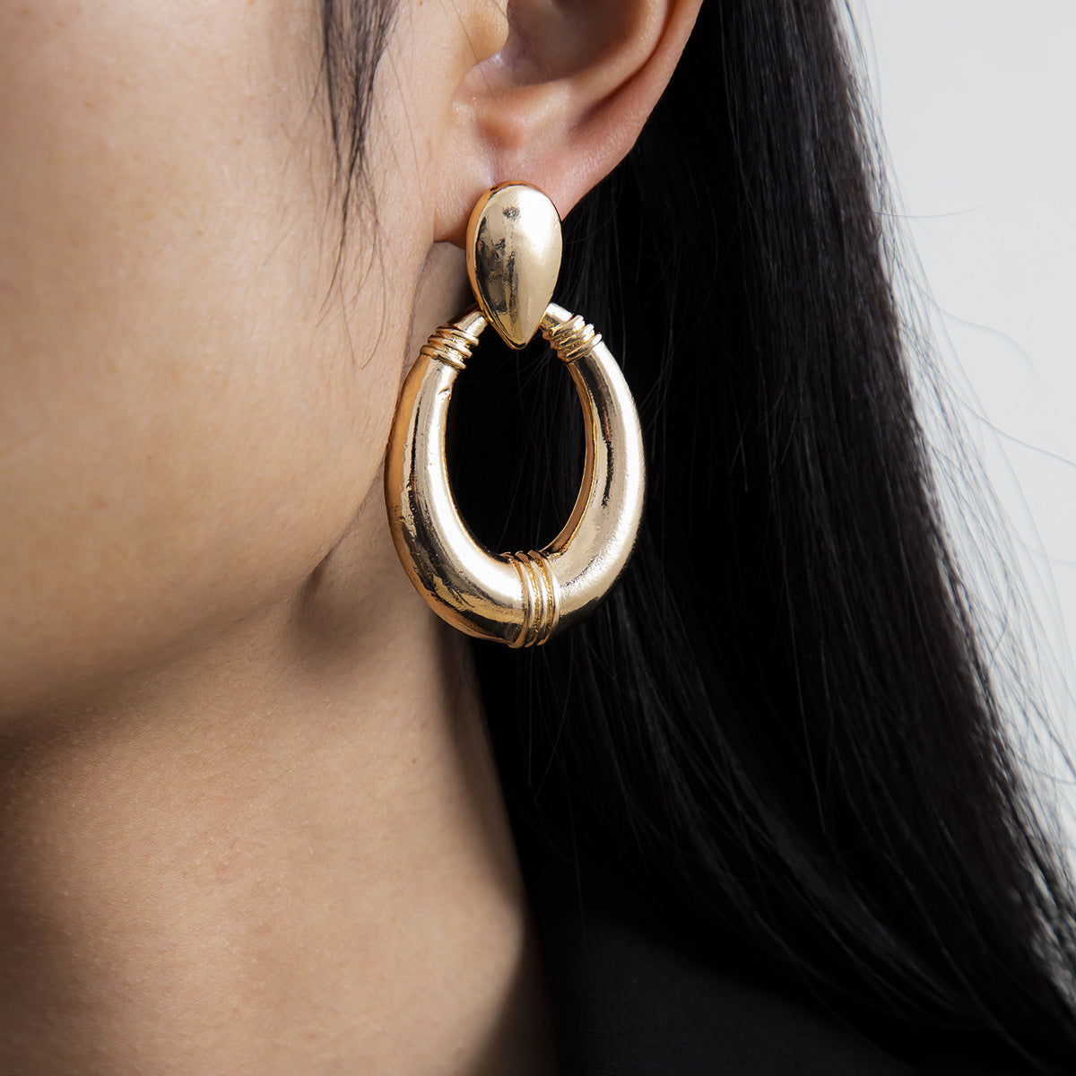 Pendientes vintage con forma de botón 