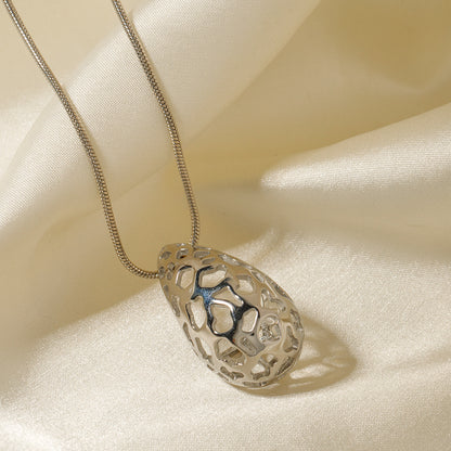 Collar de joyería con forma de gota hueca 