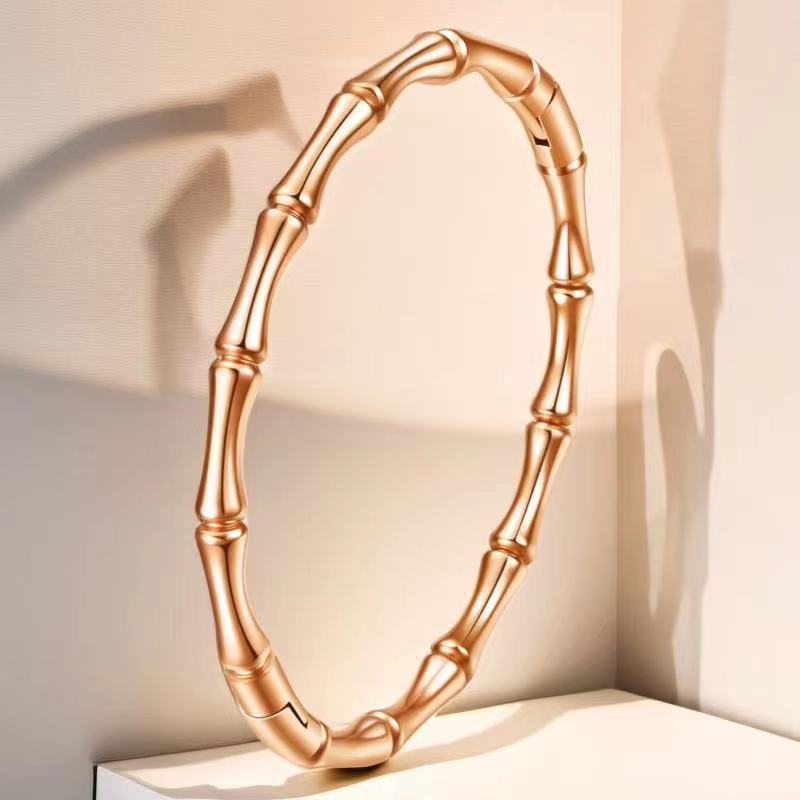 Stainless steel bracelet with diamonds