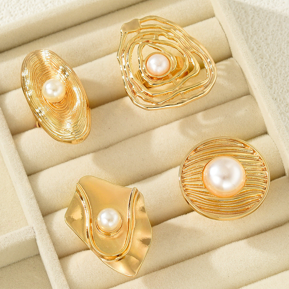 4Pcs Hollow Flower Pearl Ring Set