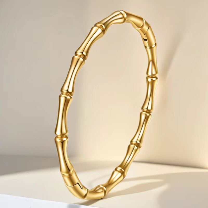 Stainless steel bracelet with diamonds