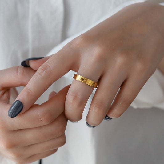 18K Gold "Love" Digital Women's Ring (Non-Fading)